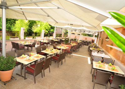 Sanders Steakhaus Terrasse vorne